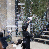 子供達のシャボン玉シャワー
