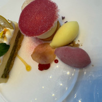 選べる料理のオプションでデザート2品を選びました。