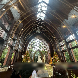 雨でもチャペル内は明るいです