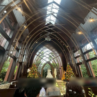 雨でもチャペル内は明るいです