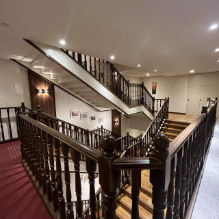 階段が特徴的