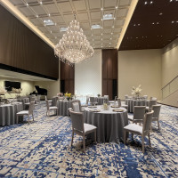 大人数が入れる会場　階段入場もできるようです