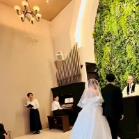 緑の多い挙式会場