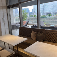 式を待つ間夜景を楽しめる