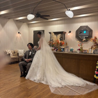 披露宴会場に入る前のホワイエの写真です。