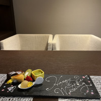 サプライズのデザートプレート