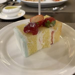 ウエディングケーキ切り分け状態|759910さんのアルモニービアン（国登録有形文化財）/テイクアンドギヴ・ニーズウェディングの写真(2483906)