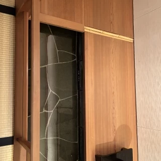 挙式会場　水が流れている