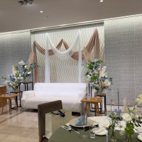 披露宴会場の新郎新婦席。