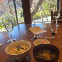 八芳園伝統料理という、鯛の炊き込みご飯。
