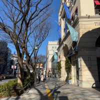 外観です。表参道駅のおしゃれな雰囲気があります。