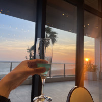披露宴会場から見える海、夕日