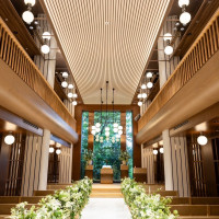 緑に囲まれていて新しい会場