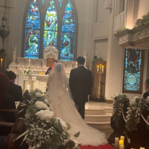 新婦が入場して、新郎の所に並びました|760496さんの南蔵王・聖ペトロ教会の写真(2536697)