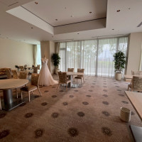 親族とその他のゲストは部屋が分けられています。
