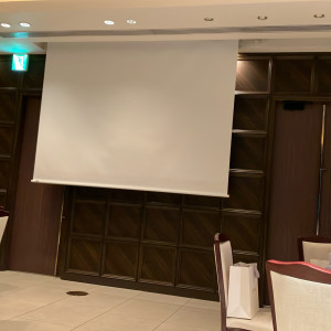 披露宴会場のスクリーン
3箇所にあって見やすかったです。|760551さんのThe 33 Sense of Wedding(ザ・サーティースリー・センス・オブ・ウエディング)の写真(2525678)