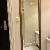 レストルームの鏡です
デコレーションできました