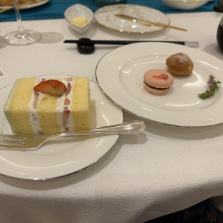 ウェディングケーキの提供があり、とっても美味しかったです！