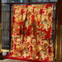 着ていた色打掛が飾られていて、華やかでした