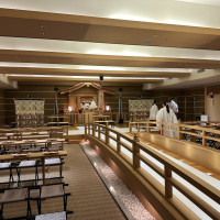 この太鼓橋を新郎新婦が渡ります