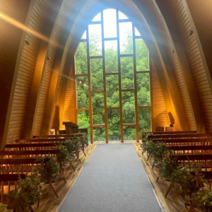 挙式会場
この大きな窓に惹かれました|760651さんのMaison de Forest（メゾン・ド・フォレスト）の写真(2486240)