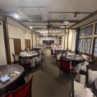 会場入りしてすぐの写真のため、お花などは到着前。