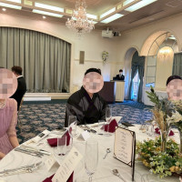 後方のカーテンはステージがあります