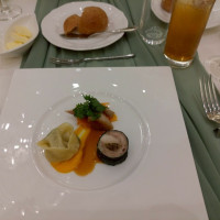 前菜。ウサギ肉でちょっと特殊だったのでクイズにも活用しました