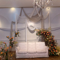 高砂、アンソレイユ、階段下などを花以外にも可愛く装飾！