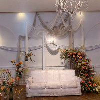 高砂、アンソレイユ、階段下などを花以外にも可愛く装飾！