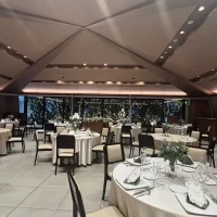 緑溢れる会場