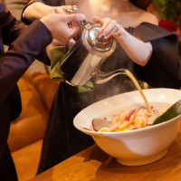 我々はウェディングケーキではなくラーメンで！スープ入湯！笑