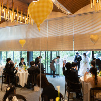 披露宴の入場はガーデンにて