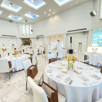 70～80人規模感の披露宴会場