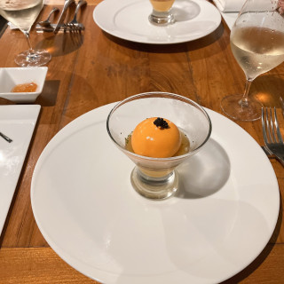 パプリカのムース。珍しい一品ですが、爽やかで美味しかったです