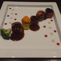 メインのお肉料理