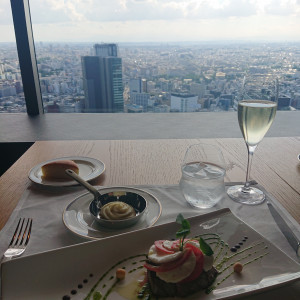 40階にあるBarでメイン料理を試食。|761234さんのセルリアンタワー東急ホテルの写真(2490385)