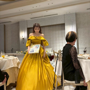 子育て卒業証書を持ちながら、親の元へ|761250さんのシャルマンシーナ 東京（CHARMANT SCENA TOKYO）の写真(2489684)