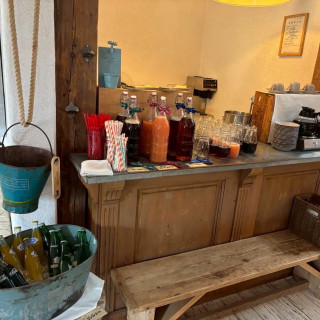 待合室ドリンクコーナー
ジェラートもその場で作ってくれてまし