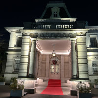 貴賓館の外観です。夜のライトアップがとても素敵です！