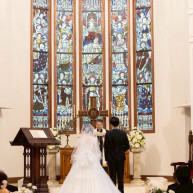 白を基調としたクラシカルな雰囲気のチャペル