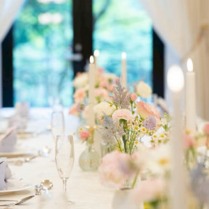 テーブルの装花|761610さんの那須高原 ミッシェルガーデンコート/那須高原セント・ミッシェル教会の写真(2606254)