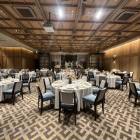 奥にオープンキッチン登場！のサプライズ演出ができる