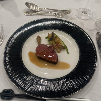 メインは牛肉のコースに