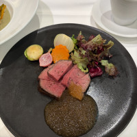 メインの肉料理はボリュームもあり美味しかったです。