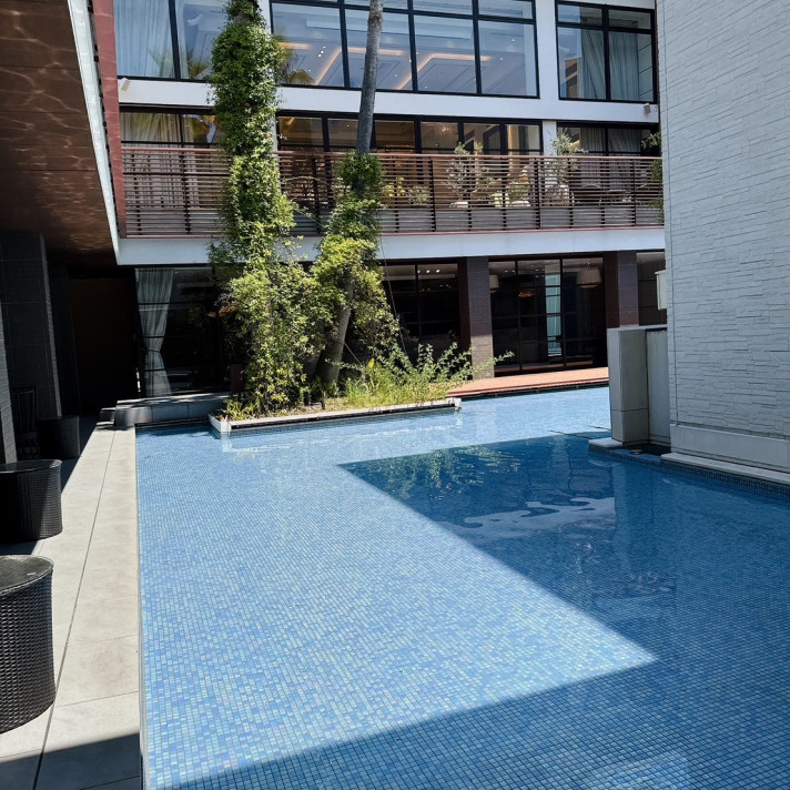 披露宴会場から見えるプール