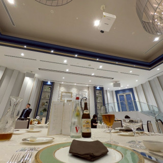 窓はありませんが綺麗な会場です。