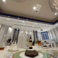 窓はありませんが綺麗な会場です。