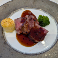 メインの肉料理です。