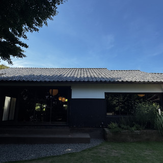 ガーデンから見た建物外観です